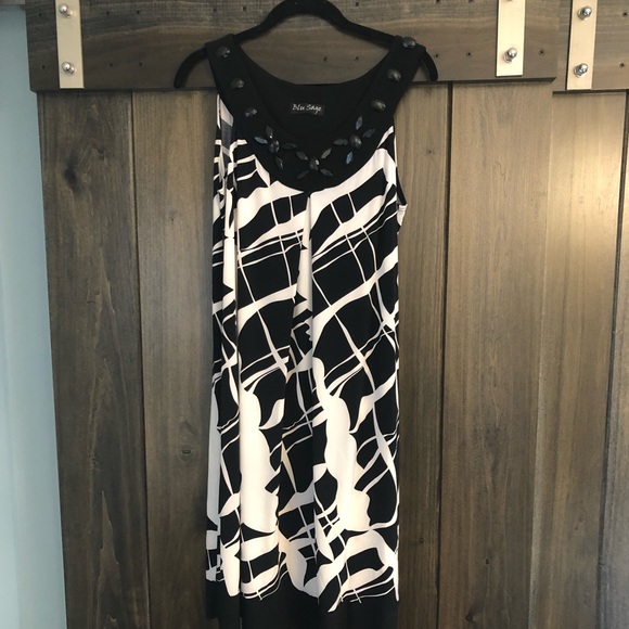 Blu Sage Black and White Dress - Picture 1 of 5